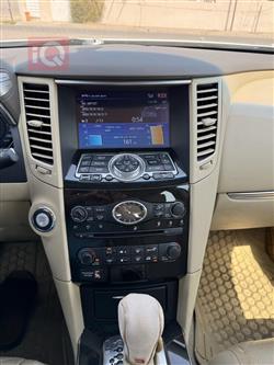 Infiniti QX70